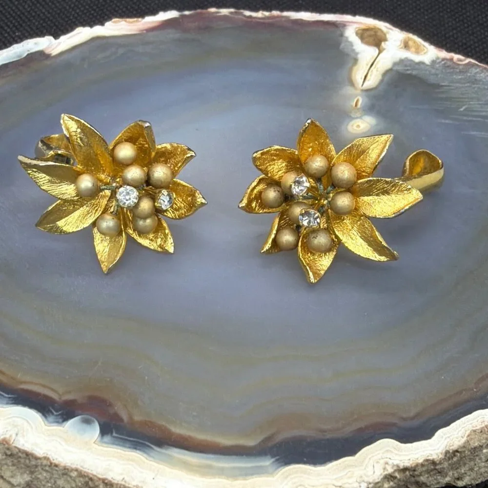 VTG MCM 1950s 3D Floral Clip On Earrings Faux Pearl Rhinestone Layered Flower - Picture 7 of 16